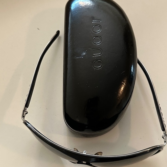 Vintage Gucci Aviator Sunglasses – Early 2000s with Original Case - Picture 7 of 11